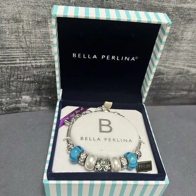 Pulsera Bella Perlina Azul Blanco Nueva Caja $95 Deslizante Mariposa Tono Plateado Dije Foto 1 de 4