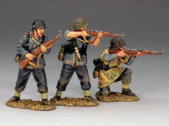 King & Country 1/30th scale LW022 Attack!! three man set - image 1 of 1