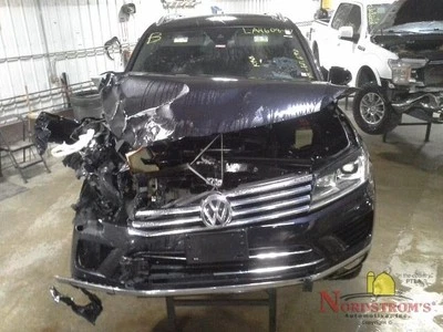 2017 Volkswagen Touareg Windshield Wiper Motor - Image 1 of 4