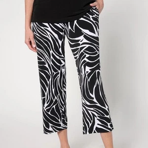 Susan Graver Size 2X Black Printed Liquid Knit Straight-Leg Crop Pants - Picture 1 of 3