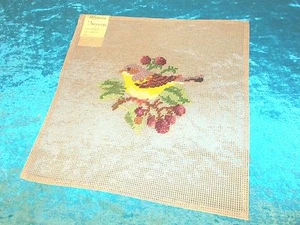 VINTAGE HANDGEFERTIGTE KUNSTDARSTELLUNG EINES BRAUNEN VOGELS MIT GELB - Bild 1 von 1
