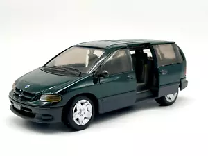 Modellauto Chrysler Voyager Dodge Caravan 1996 1:26 DieCast Grün selten rare USA - Bild 1 von 12