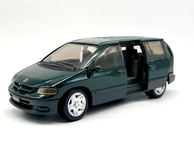 MAISTO Modellauto Chrysler Voyager Dodge Caravan 1996 1:26 DieCast Grün selten rare USA