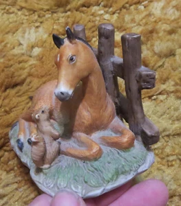 Vtg HOMCO Home Interior Horse Squirrel Fence Porcelain Figurine #1461 Taiwan - Picture 1 of 5