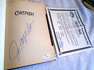 CATFISH HUNTER Signed (Mint) Hardback Baseball Book -JSA Authenticated - Picture 1 of 3