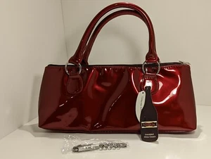 Isolierte weinrote Clutch Handtasche Farbe Candy-burgund von Primeware, Inc. Mit Korkenzieher - Bild 1 von 10
