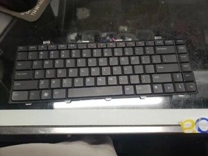 used Dell Studio 14Z 1440 Series Keyboard P445M 0P445M NSK-DJ001 free ship - Picture 1 of 4