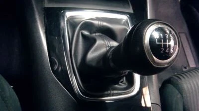 Mazda 3 2016 16 mecanismo de cambio de transmisión manual solo 97871 Foto 1 de 4