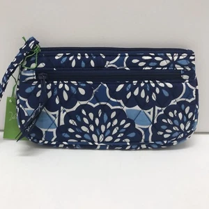 Vera Bradley Front Zip Wristlet in Petal Splash NWT - Picture 1 of 1
