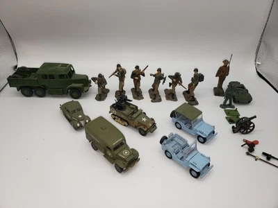 Dinky Supertoys Medium Artillery Tractor Model number 689 Meccano LTD. - Image 1 of 4