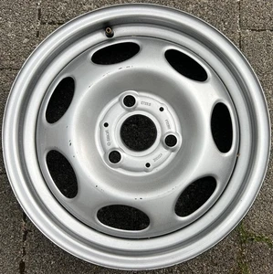 1 X ORIGINAL 15" STAHLFELGE SMART FORTWO 451 4,5x15 ET23,5 VORDERACHSE FREIHAUS - Bild 1 von 1