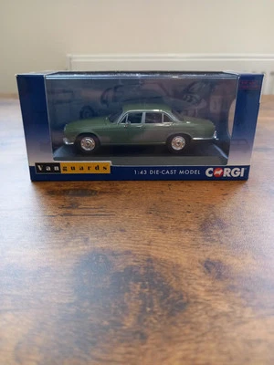 CORGI VANGUARDS VA08805 DAIMLER SOVEREIGN (SERIES 1) 4.2 WILLOW GREEN MIB - Image 1 of 4