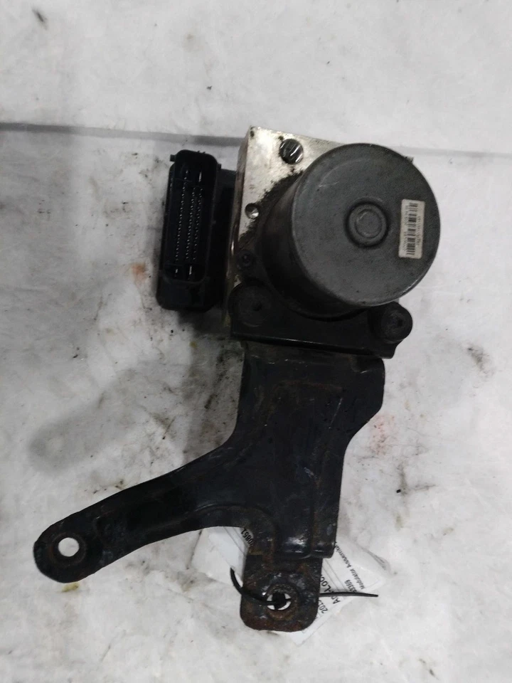 Modulador ABS usado se adapta a: Conjunto modulador Hyundai Accent 2015 ABS grado A Foto 1 de 4
