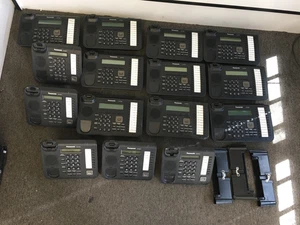 Lote de 10 x Panasonic KX-DT543 y 5x KX-DT521 total 15 por favor leer - Imagen 1 de 13