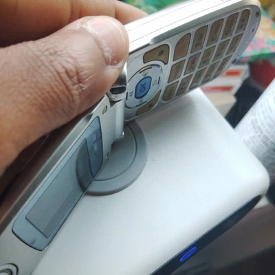 Verizon LG Flip Phone - Image 1 of 4