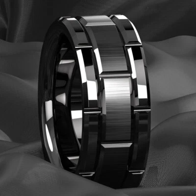 Alianza de boda de ajuste cómodo con patrón de ladrillo acanalado negro tungsteno de 8 mm para hombre Foto 1 de 4