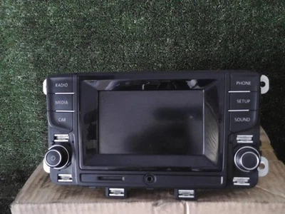 Autoradio originale VOLKSWAGEN POLO 5 PHASE 2 6C0035888A - Immagine 1 di 4