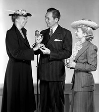 Lanny Ross host and singer on The Lanny Ross Show a Radio progra 1940s Photo 1