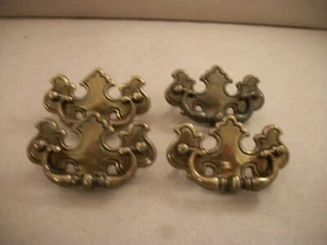 4 Vintage Drop Ball Drawer Pulls - Canada CP 2522 Dated 1985 - w/Screws - Picture 1 of 3