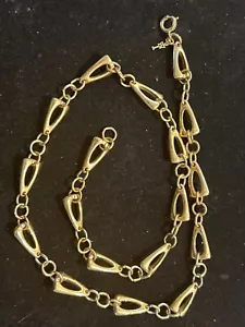 COLLAR TRIFARI TONO DORADO TRIANGULAR VINCULADO INSPIRADO ART DECO 23" - HALLAZGO DE ESTATE - Imagen 1 de 4