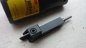 Sandvik Coromant grooving/parting toolholder QS-LF123F15-1212BHP ( LF 123 F15 ) - Picture 1 of 6