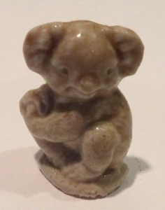Vintage Wade Whimsies Koala Bear Red Rose Tea Miniature Pottery Figurine England - Picture 1 of 5