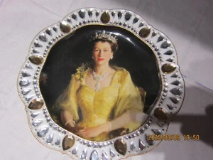 Limited Edition A1142 Queen Elizabeth ii Heirloom Porcelain Plate - Picture 1 of 6