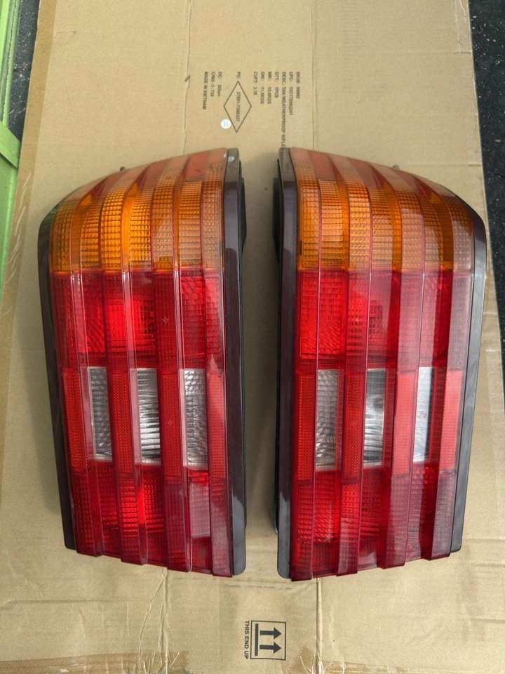 90-95 Mercedes W129 R129 500 500sl SL320 S500 Tail Light Lamps Set L&R OEM - Image 1 of 4