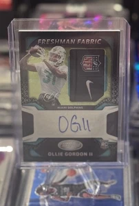 2025 Panini Certificato • OLLIE GORDON NERO 1/1 ETICHETTA LAVANDERIA RPA TESSUTO MATRICOLA🔥 - Foto 1 di 5