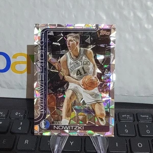Baloncesto NBA 2025-26 Topps Dirk Nowitzki Diamante lámina de plata Ref SP Mavs - Imagen 1 de 2