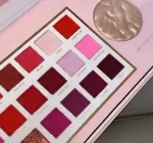 P Louise Love Tapes Palette brandneu verpackt Lidschatten & Textmarker Palette groß - Bild 1 von 8