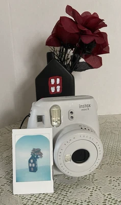 Genuine Fuji Instax Mini 9 Instant Camera White FILM - Tested see Video Demo - Image 1 of 4