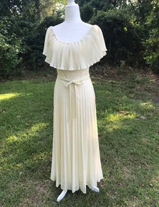 Gorgeous Jerrell of Texas VTG ! Off the Shoulder Ruffles, Small BOHO - Picture 1 of 4