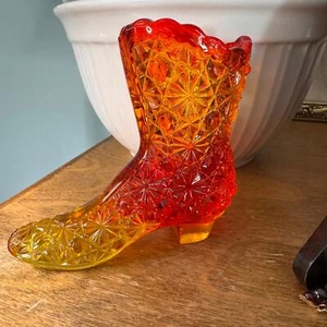 Vintage Fenton Daisy & Button Amberina Glass Victorian Heeled Shoe - Picture 1 of 6