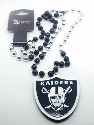 Oakland Raiders NFL Cuentas de Mardi Gras con Collar Medallón Foto 1 de 4
