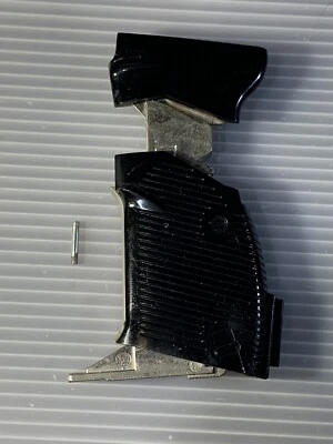 Transformers G1 Megatron 1983 - pierna izquierda con pasador Foto 1 de 2