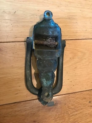 Antiguo llamador de puerta clásico de latón/bronce estilo urna (CD6) Foto 1 de 4