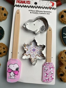 Peanuts Snoopy Christmas 4 Piece Baking Set Silicone Spatulas Cookie Cutters NEW - Picture 1 of 7