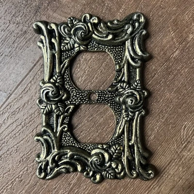 Vintage AmerTac Rose Metal Electrical Single Wall Plate 60D - Image 1 of 3