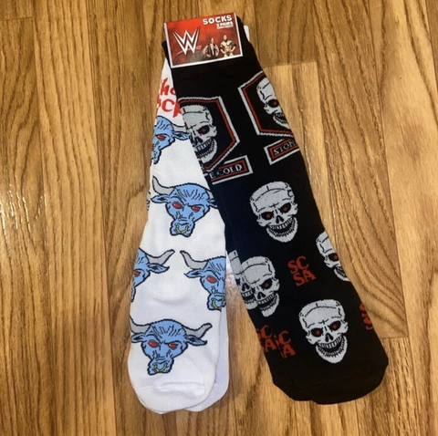 WWE The Rock & Stone Cold Steve Austin Crew Socks 2 Pairs Size 6-10 NEW Cover