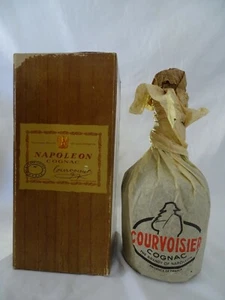 COGNAC COURVOISIER NAPOLEON 40% VOL. WITH ORIGINAL BOX - Foto 1 di 10