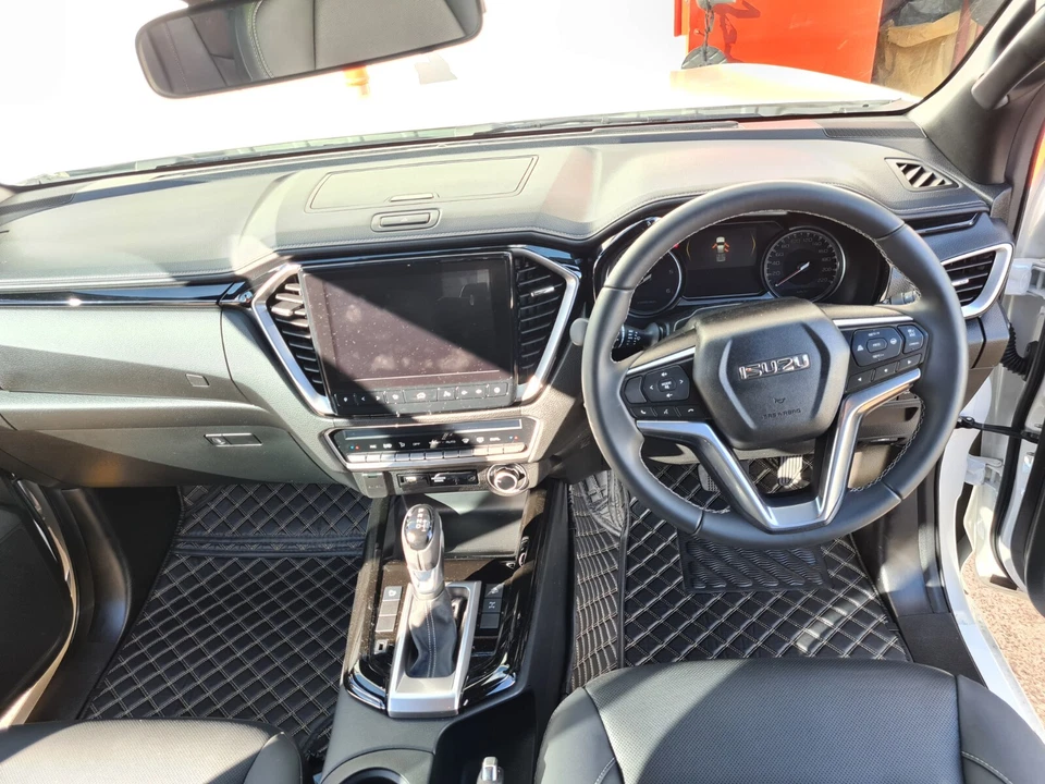 Alfombrillas personalizadas 3D hechas en AU para Isuzu Dmax 2020-actual Foto 1 de 4