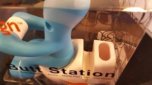 Distributeur de ruban adhésif toilette Butt Station - Photo 1/4