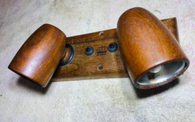 NUEVO Luces de pared giratorias de madera con forma de cono doble alto 12v Custom Van vintage años 70 Foto 1 de 4