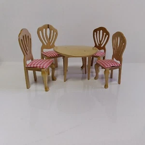 Puppenhaus Küchentisch und 4 Stühle 1:12 rot Gingham karierte Pads Holz - Bild 1 von 15