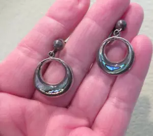 Pendientes de plata de ley .925 con atornillado trasero con carcasa de abulón iridiscente - Imagen 1 de 4