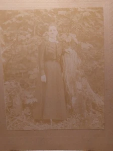Rare Antique W.E. Tibbits Lakewood NJ Outdoor Woman Portrait Cabinet Card Faded - Foto 1 di 9