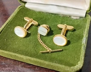 Vintage Real Mother Of Pearl Oval Cufflinks Tie Tac Pin In Old Green Velvet Box - Picture 1 of 11