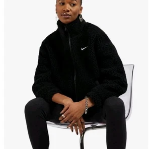 Nike Sportswear Sherpa Jacke Damen schwarz Bomber Swoosh Full Zip Spellout Gr. M - Bild 1 von 14