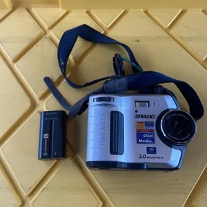 Sony FD Mavica Digital Camera MVC-FD200 With Battery - No Charger - Picture 1 of 6